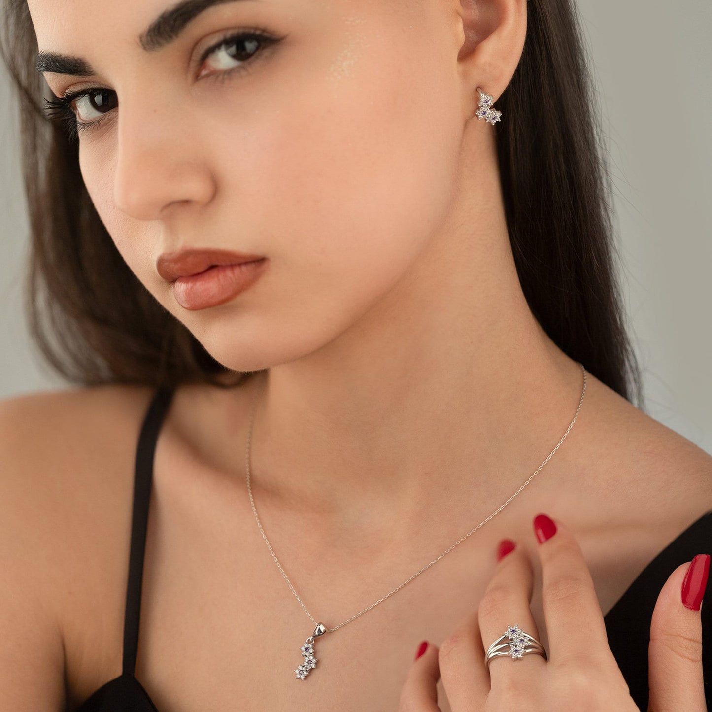 925 Sterling Silver Three Stone Daisy Shape Set 3 Pieces: Necklace, Ring & Earrings