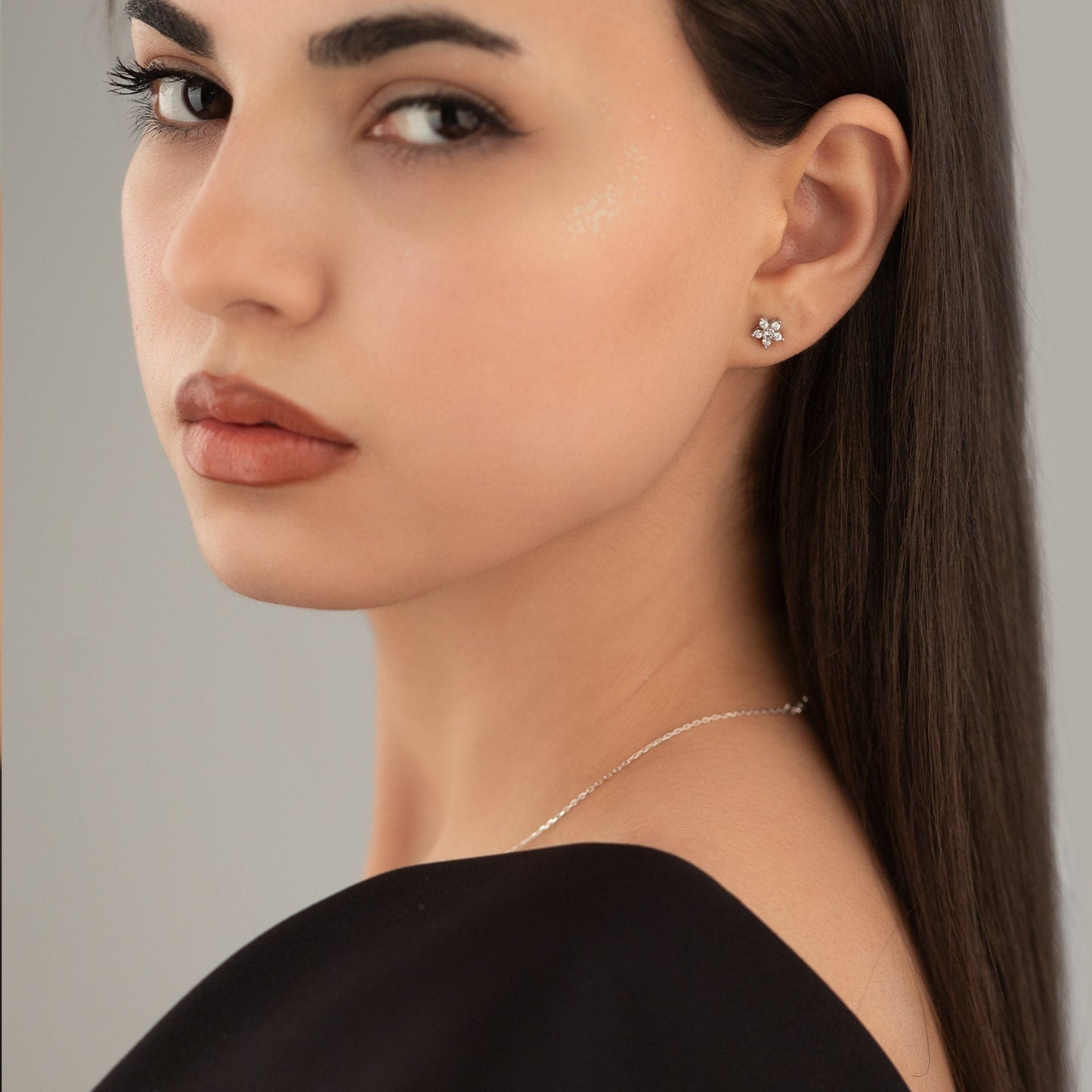 925 Sterling Silver Flower Diamond Shape Set 2 Pieces: Necklace & Earrings