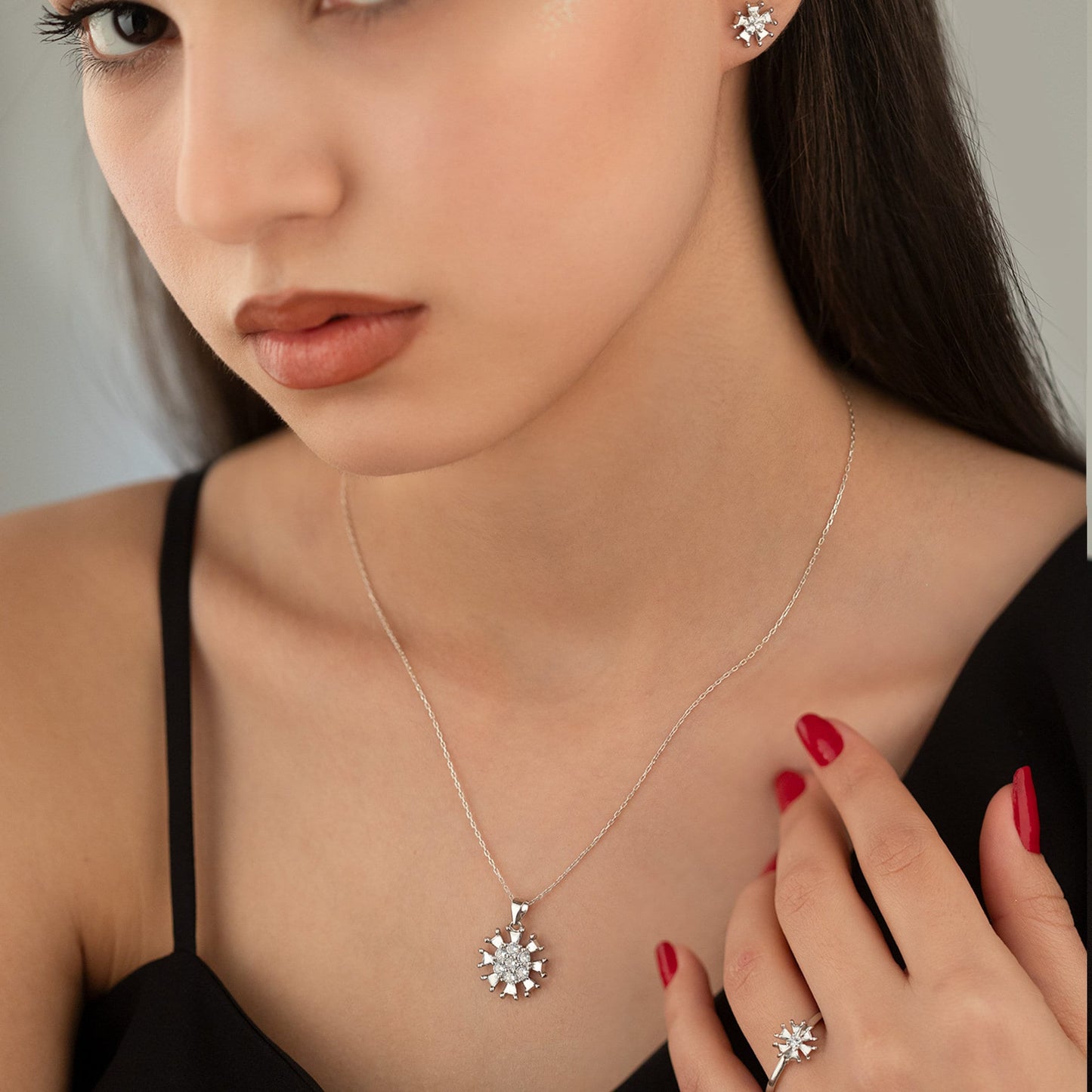 925 Sterling Silver Stone Flower Shape Set 3 Pieces: Necklace, Ring & Earrings