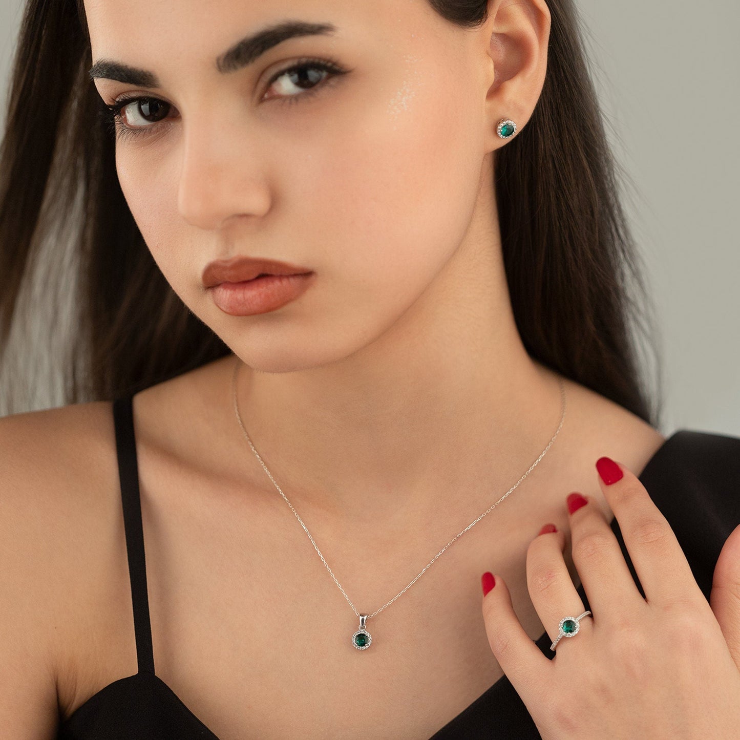 925 Sterling Silver Green Solitaire Shape Set 3 Pieces: Necklace, Ring & Earrings