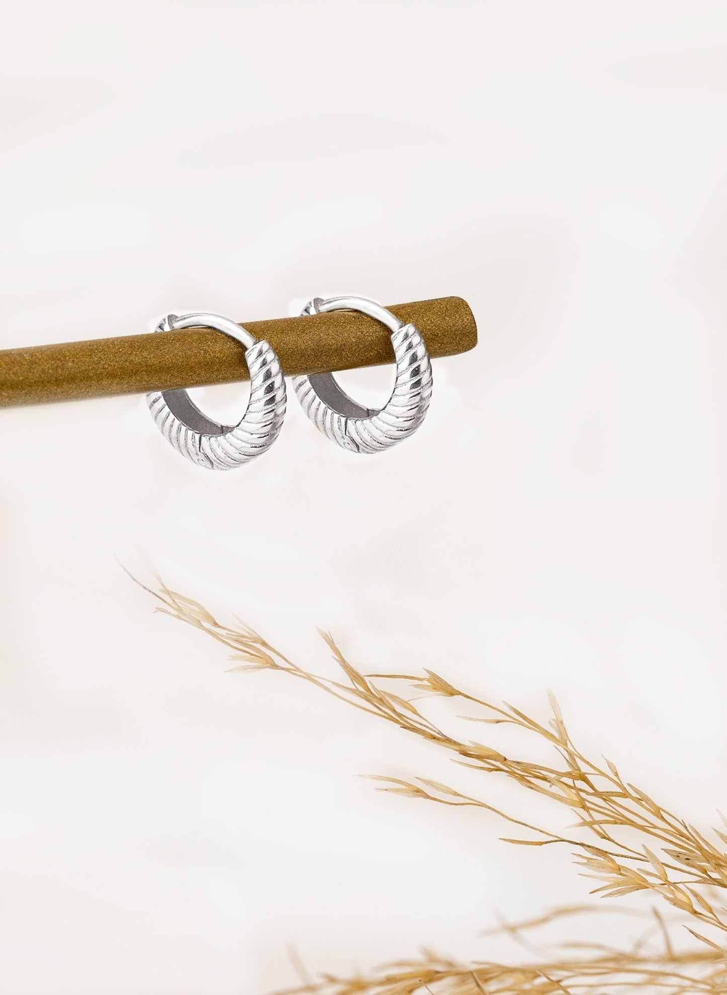 925 Sterling Silver Serrated Retro Huggie Hoop Earrings