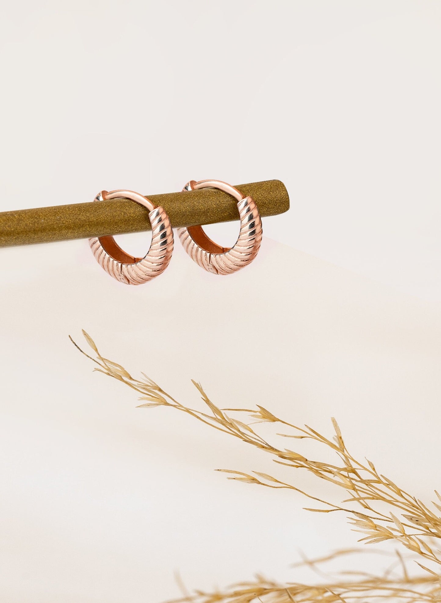 925 Sterling Silver Serrated Retro Huggie Hoop Earrings