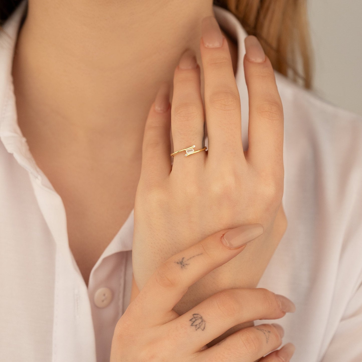 925 Sterling Silver Twist Band Baguette Diamond Bypass Ring