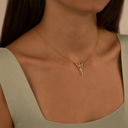 Minimalist Arwen Evenstar Necklace, lotr-Inspired Fairy Tale Pendant with Dainty Chain, Perfect Gift for Elven Queen Fans and Jewelry Lovers