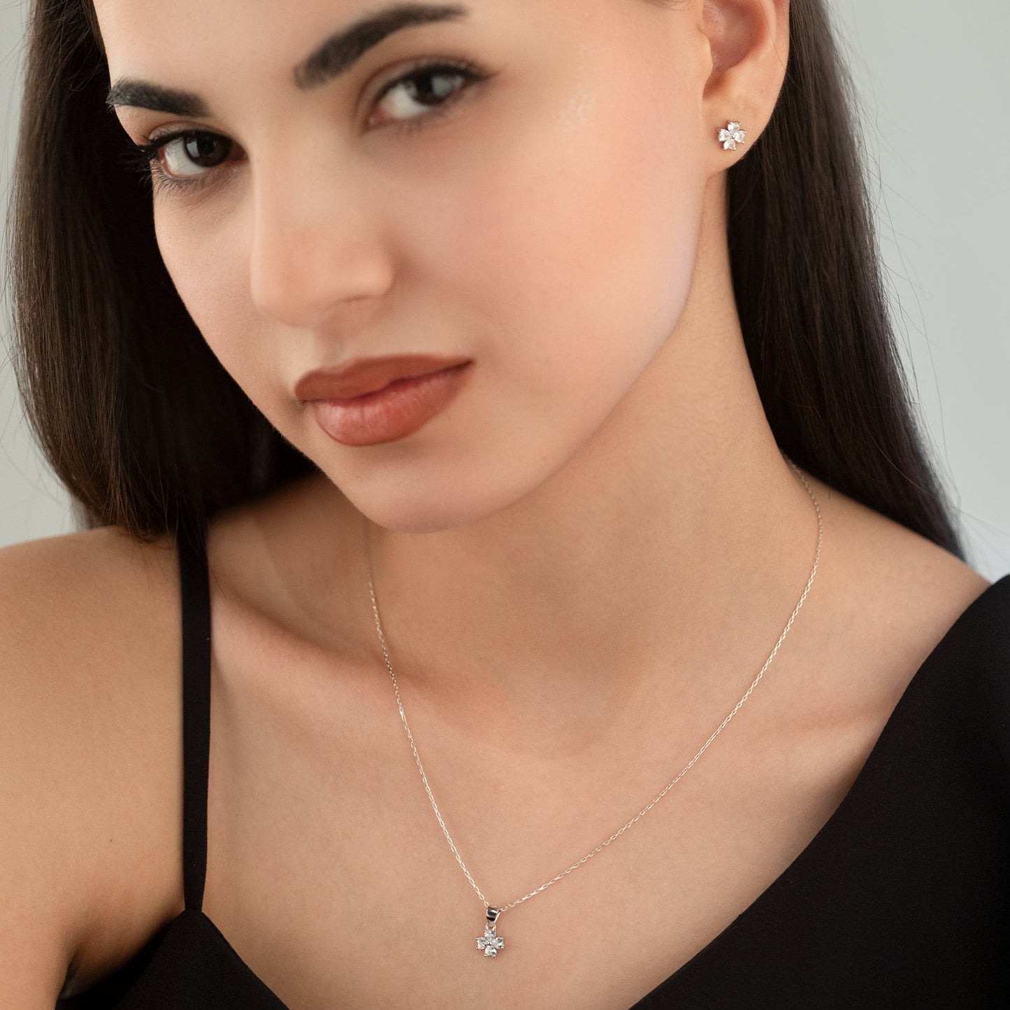 925 Sterling Silver Clover Diamond Shape Set 2 Pieces: Necklace & Earrings